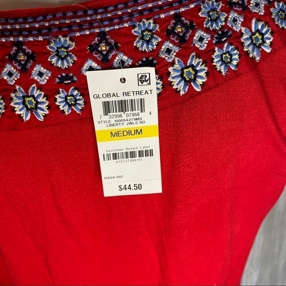 NWT red embroidered sleeveless notch top size M style & co - Picture 3 of 7